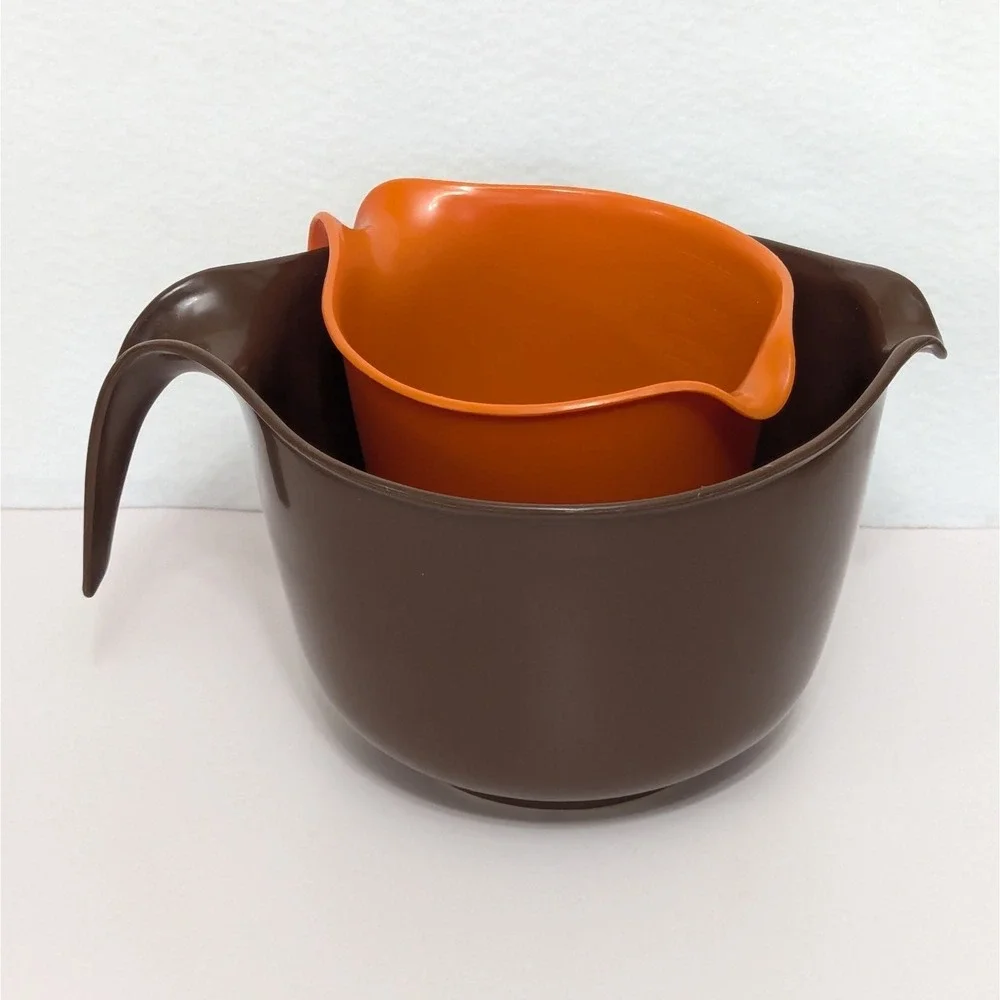 Rubbermaid vintage orange